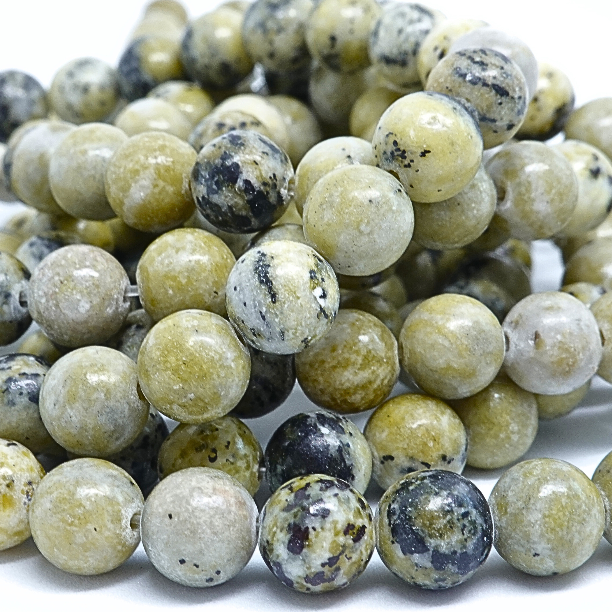 African Green Jade - Rang de perles rondes sur fil en 6 ou 8 mm - Grade A - Tanzanie Lovaneo grossiste perle semi precieuse