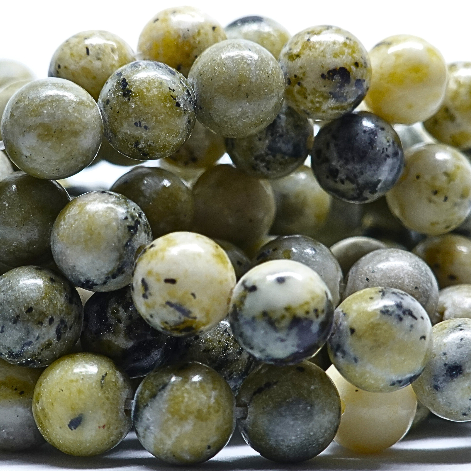 Turquoises Natural Yellow Grass - Rang de perles rondes sur fil en 6 ou 8 mm - Grade Regular