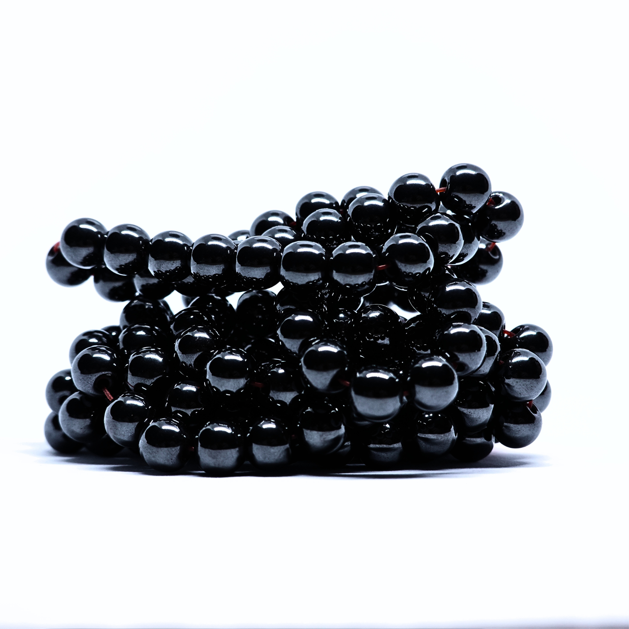 Hématite Magnétique - Rang de perles rondes sur fil en 6 ou 8 mm - Grade A