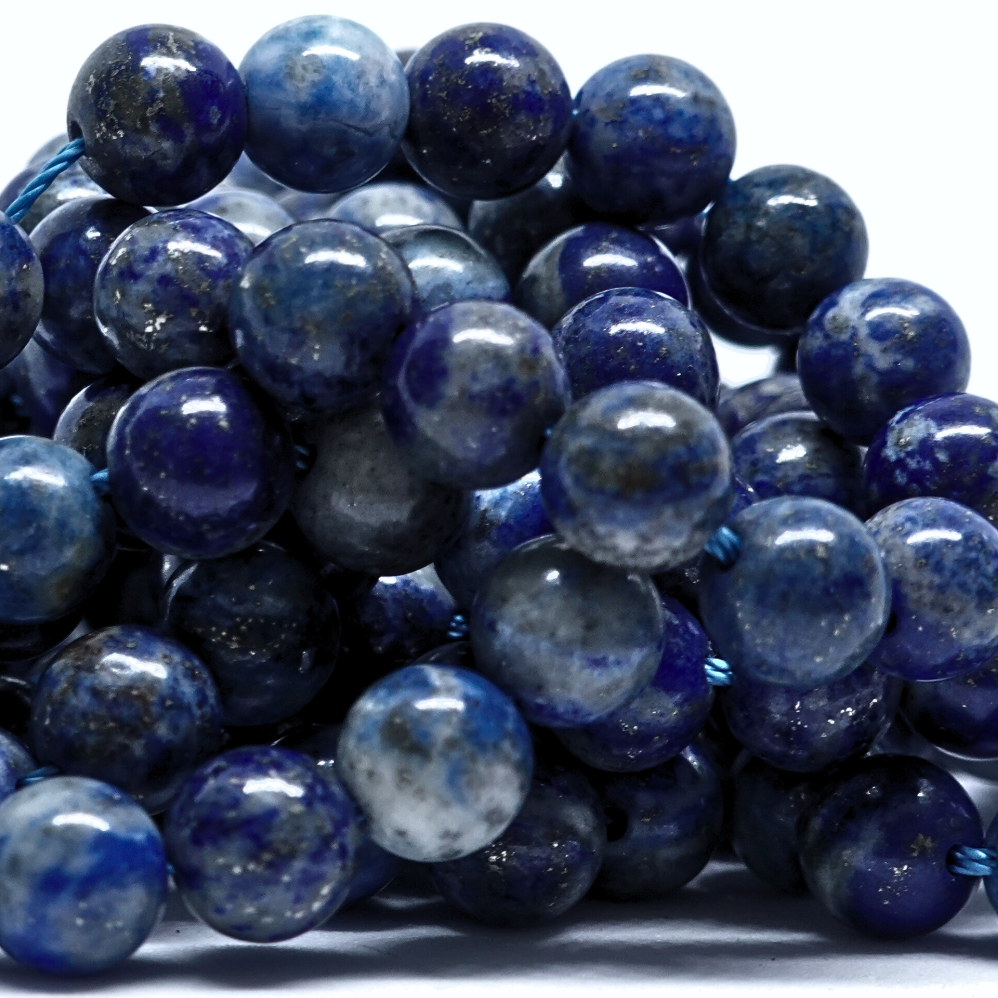 Lapis Lazuli - Rang de perles rondes sur fil en 6 ou 8 mm - Grade Regular