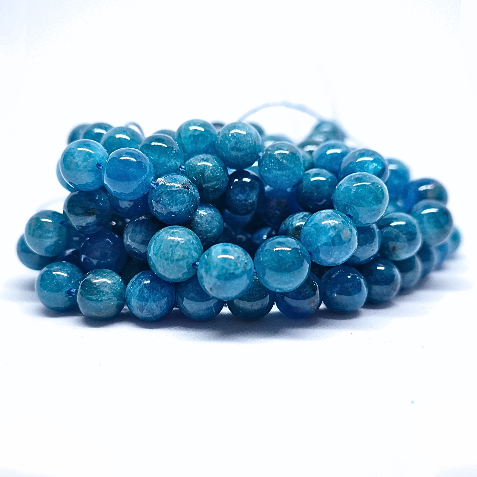 Apatite Bleue - Rang de perles rondes sur fil en 6 ou 8 mm - Grade AA