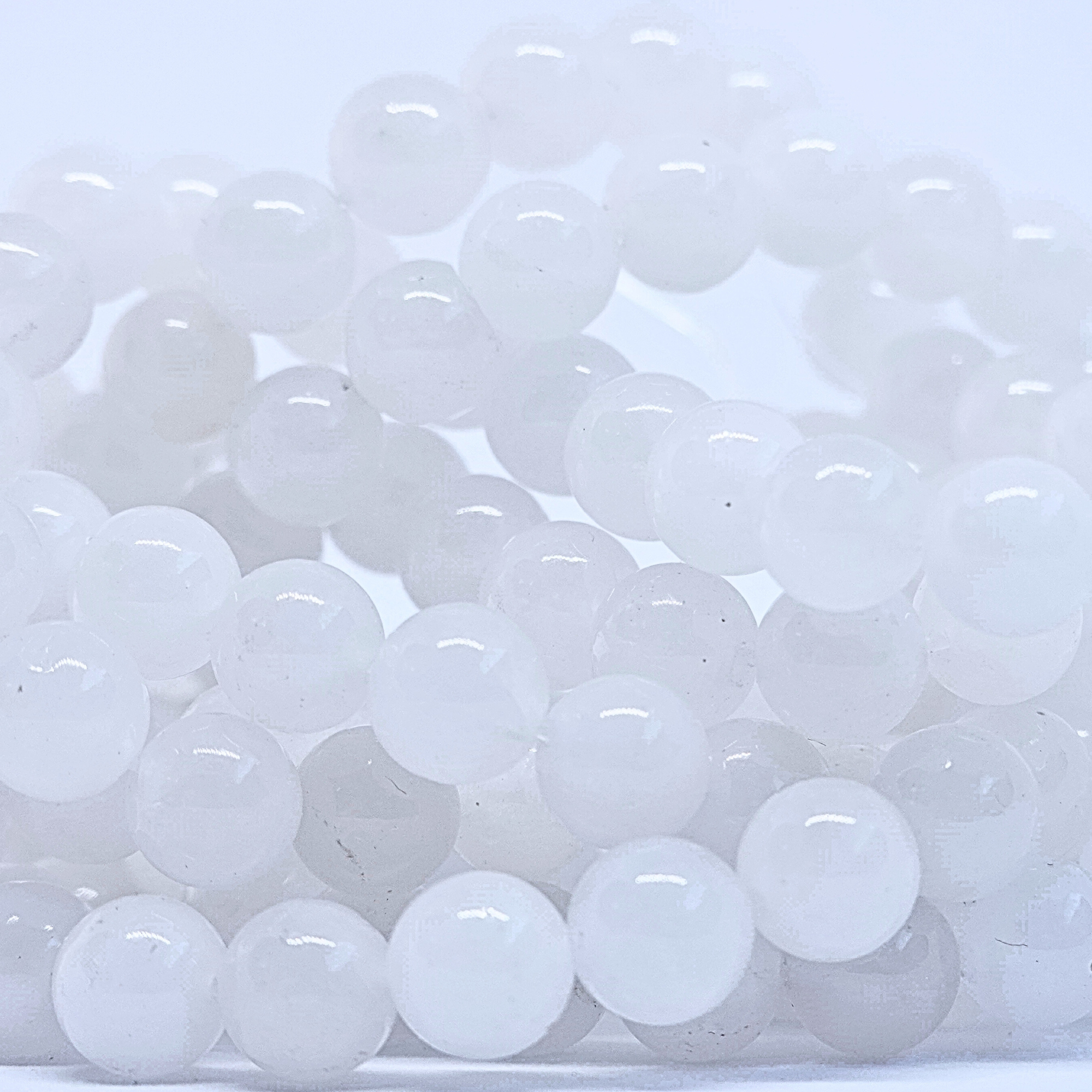 Aventurine Blanche - Rang de perles rondes sur fil en 6 ou 8 mm - Grade Regular Lovaneo grossiste perle semi precieuse